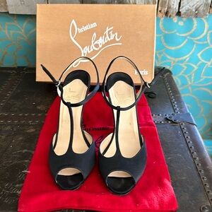 *Vintage* Christian Louboutin satin black heels. Eu size 40